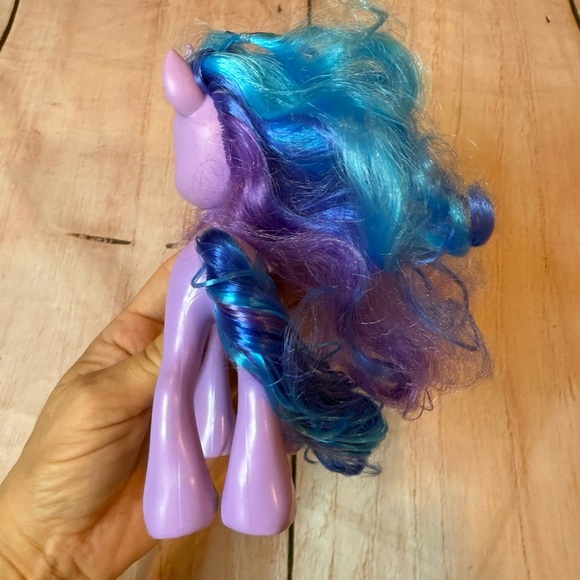 My Little Pony Izzy Moonbow Best Movie Friends Unicorn Figure Purple 7" - Picture 3 of 7